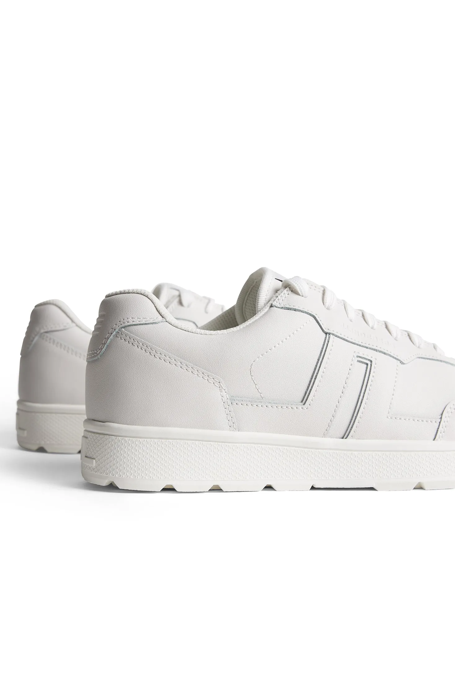Ace Low-Top Golf Sneaker / White