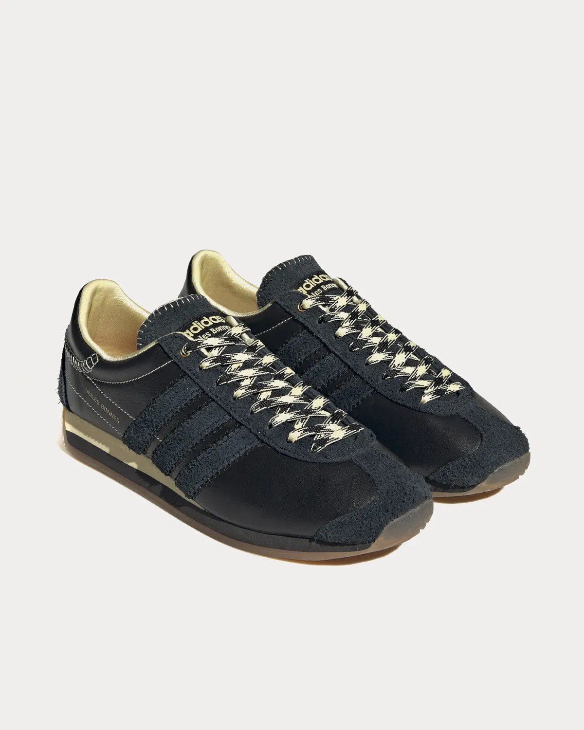 Country Core Black / Core Black / Easy Yellow Low Top Sneakers