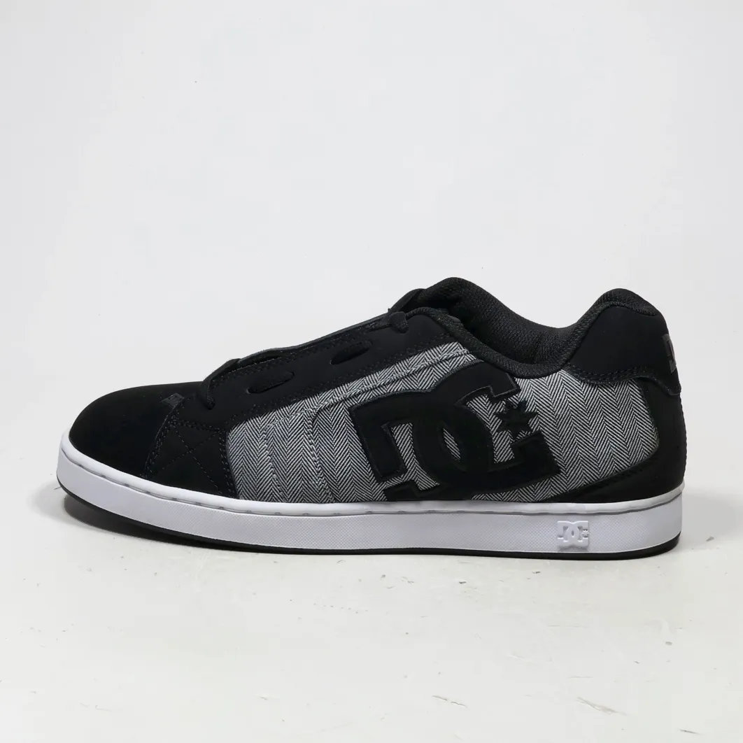 Dc Shoes Low-Top Sneakers Fabric Black Colour For Men