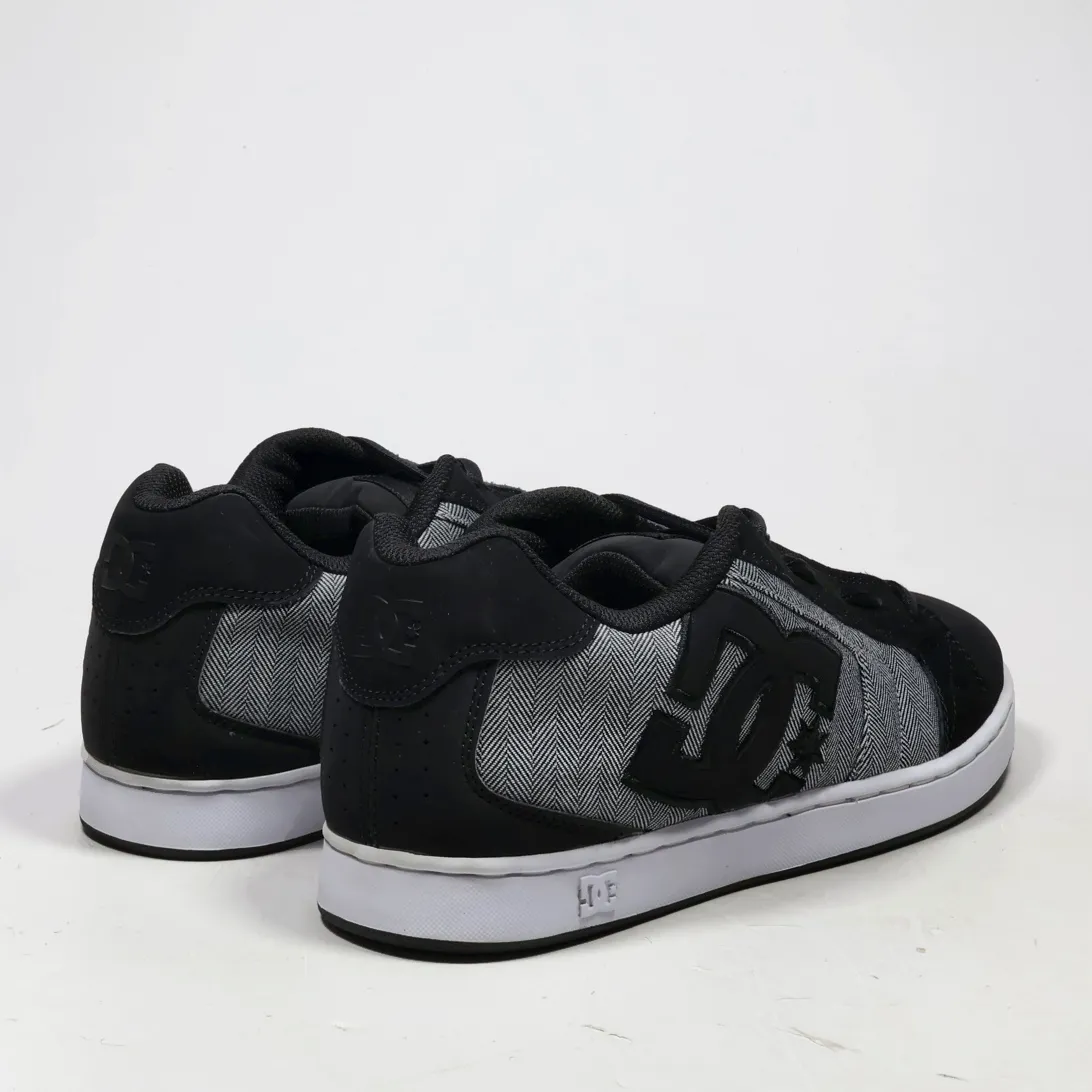 Dc Shoes Low-Top Sneakers Fabric Black Colour For Men