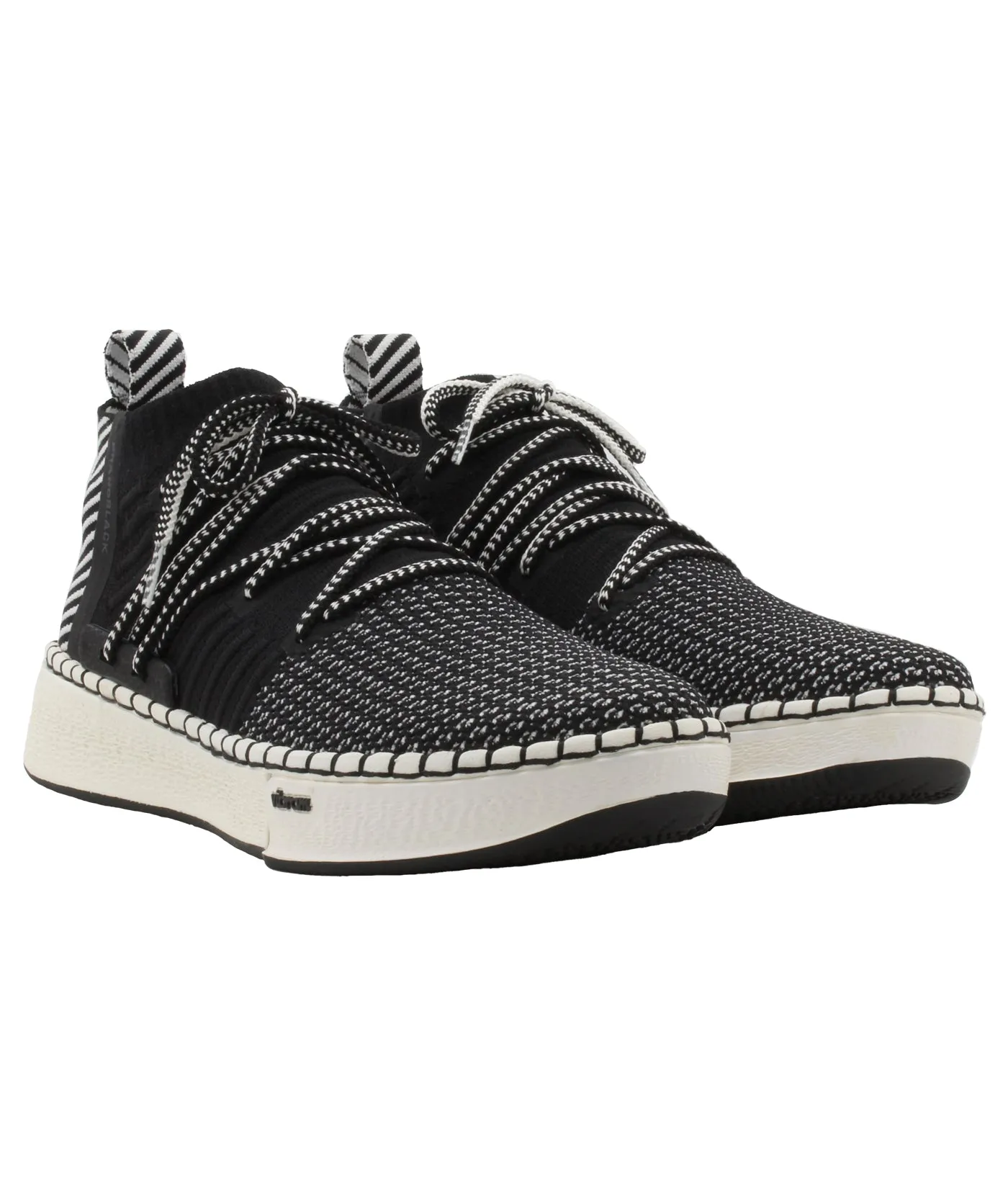 Delta Sneakers