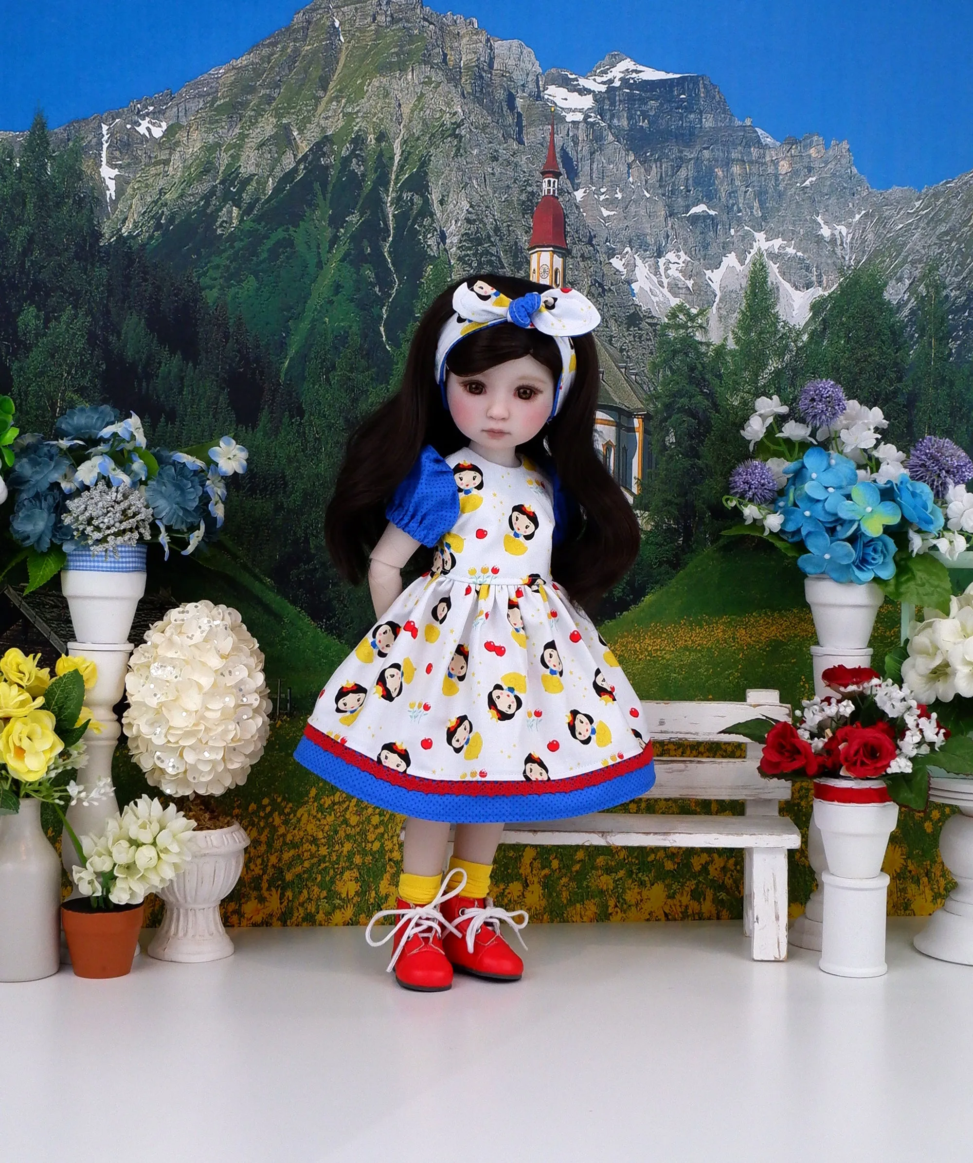Kawaii Snow White - dress and boots for Ruby Red Fashion Friends doll