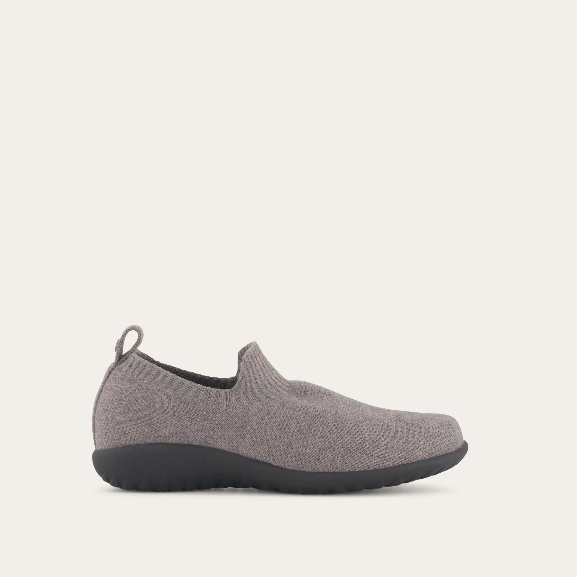 Nuku | Vegan | Knit | Gray