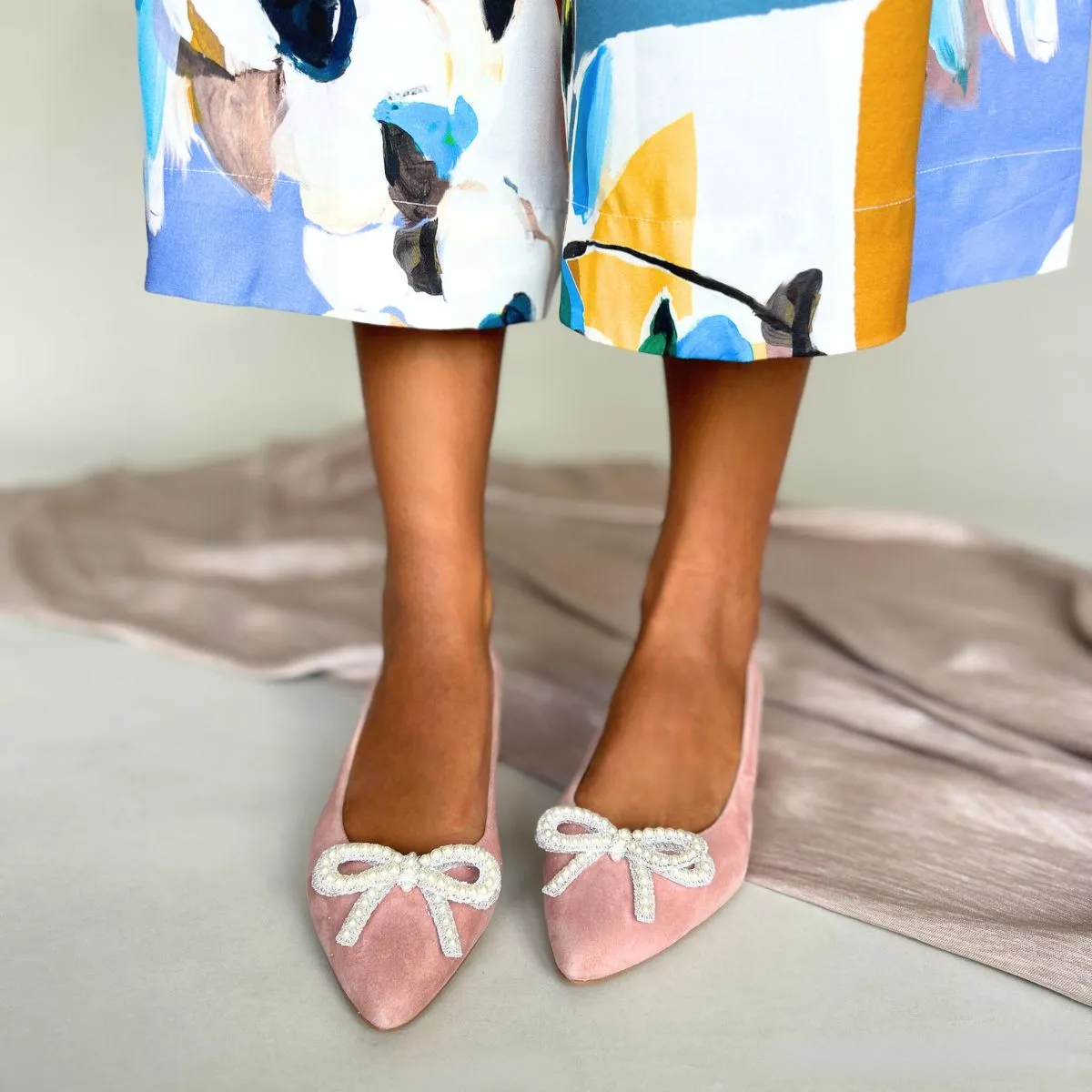 Tess Extra Wide Width Pumps with Pearl Bow - Pink Suede