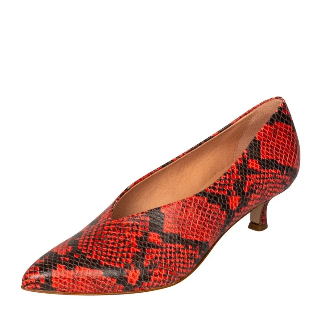 VICTORIA Manu Mari Kitten Heel Pumps